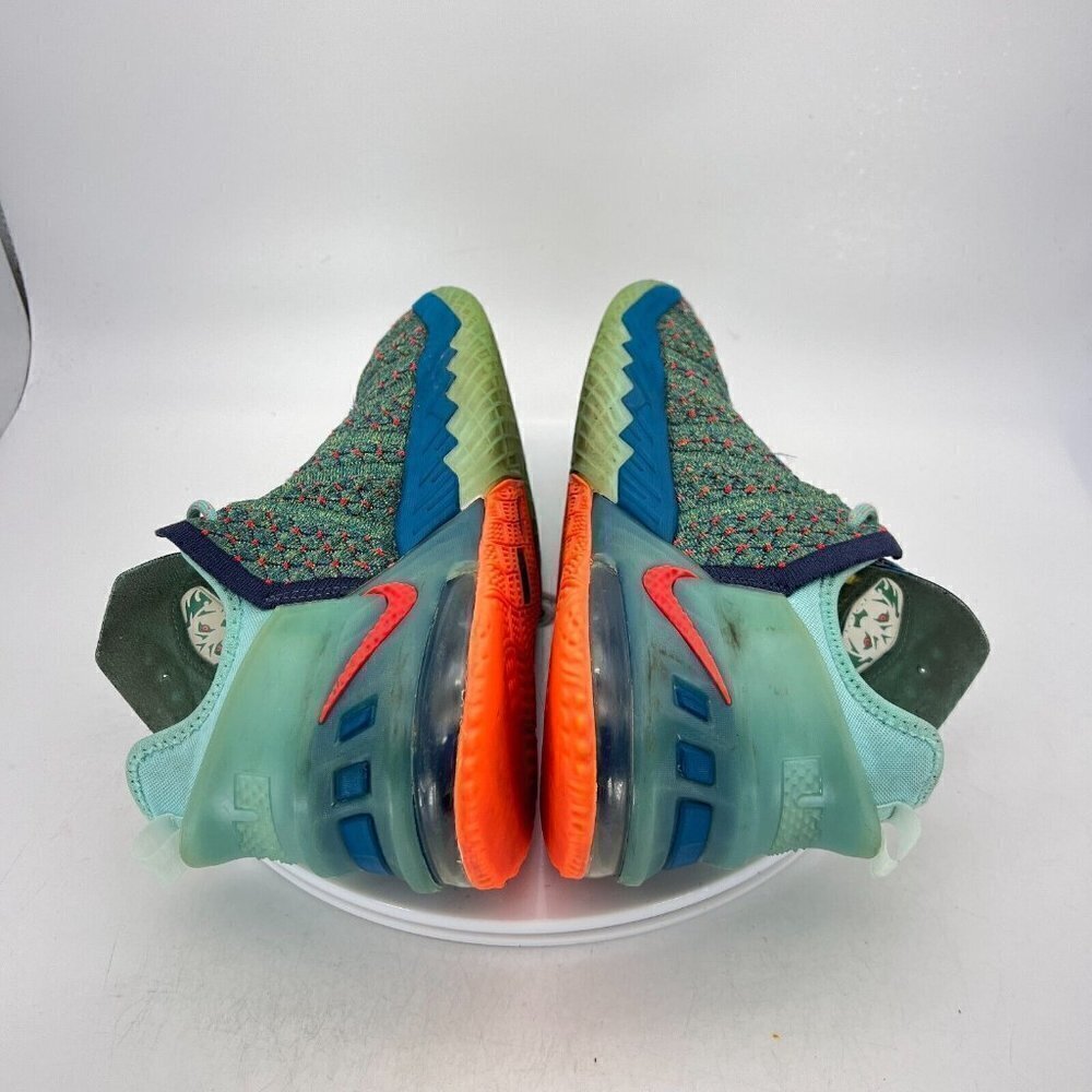 Nike Lebron XVIII 18 Youth Size 7Y CW2760 300 Green Abyss Red Basketball Shoes - Picture 8 of 14